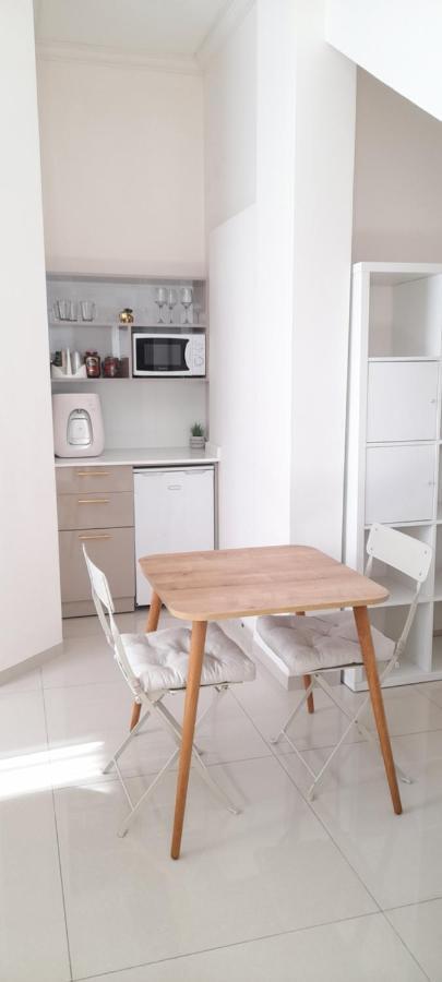Regina'S Place Or Akiva Buitenkant foto