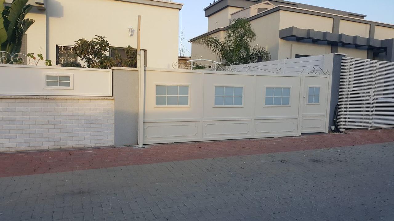 Regina'S Place Or Akiva Buitenkant foto