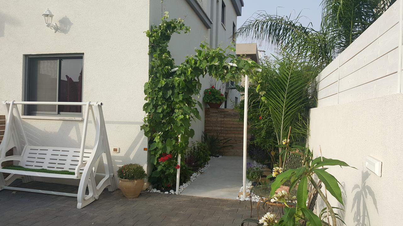 Regina'S Place Or Akiva Buitenkant foto