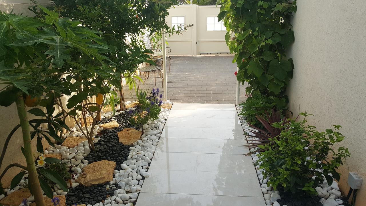 Regina'S Place Or Akiva Buitenkant foto