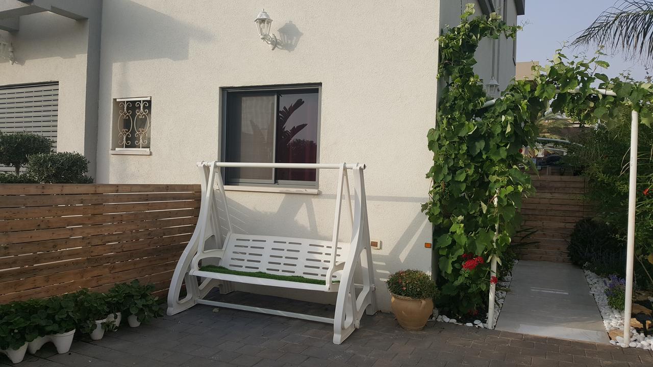 Regina'S Place Or Akiva Buitenkant foto